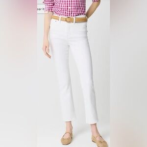 Essential straight white jean in all-day stretch